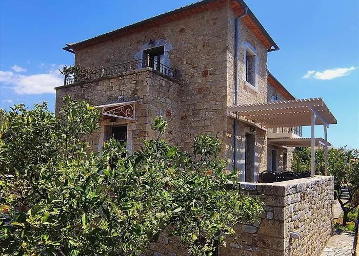 Panorama Villa's * Lévktron